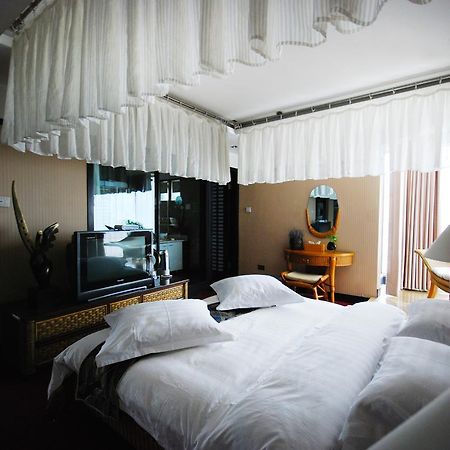 Hotel Xinjiang Yema International Clubhouse Urumqi Esterno foto