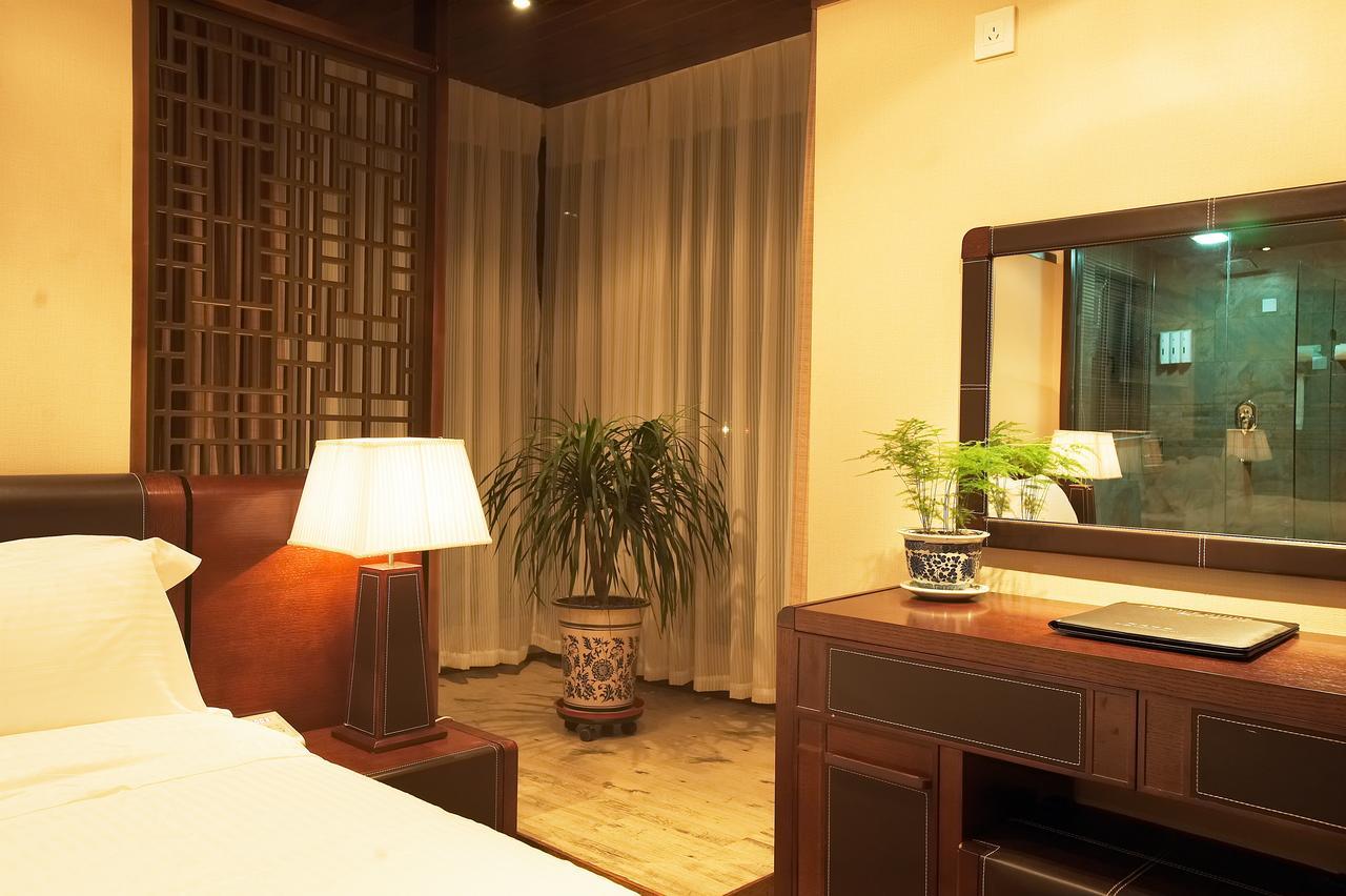 Hotel Xinjiang Yema International Clubhouse Urumqi Esterno foto