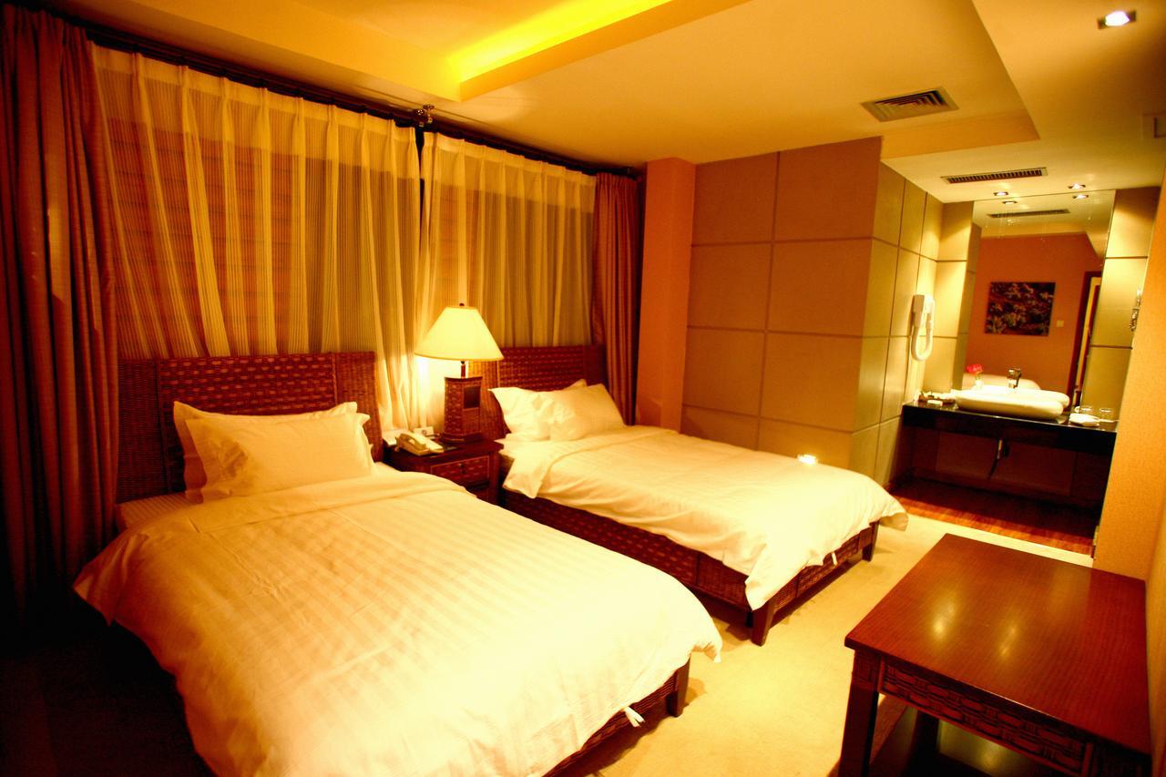 Hotel Xinjiang Yema International Clubhouse Urumqi Esterno foto