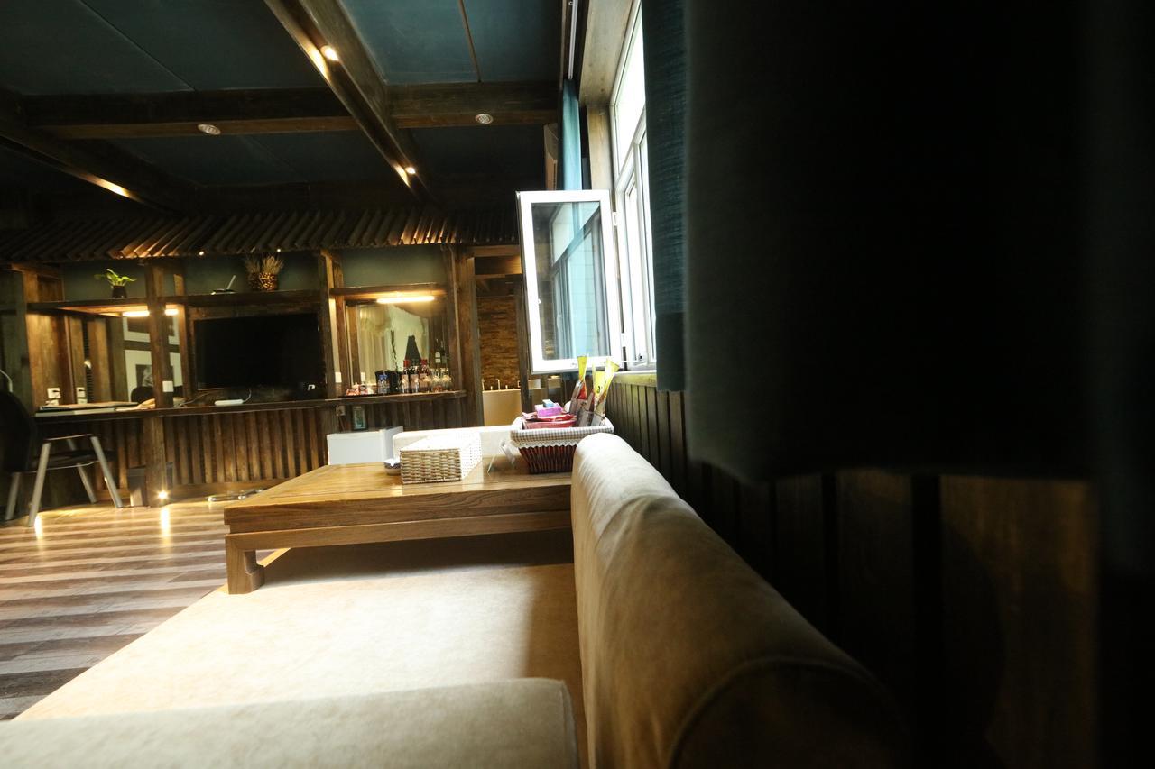 Hotel Xinjiang Yema International Clubhouse Urumqi Esterno foto