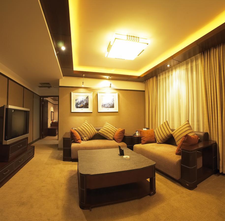 Hotel Xinjiang Yema International Clubhouse Urumqi Esterno foto