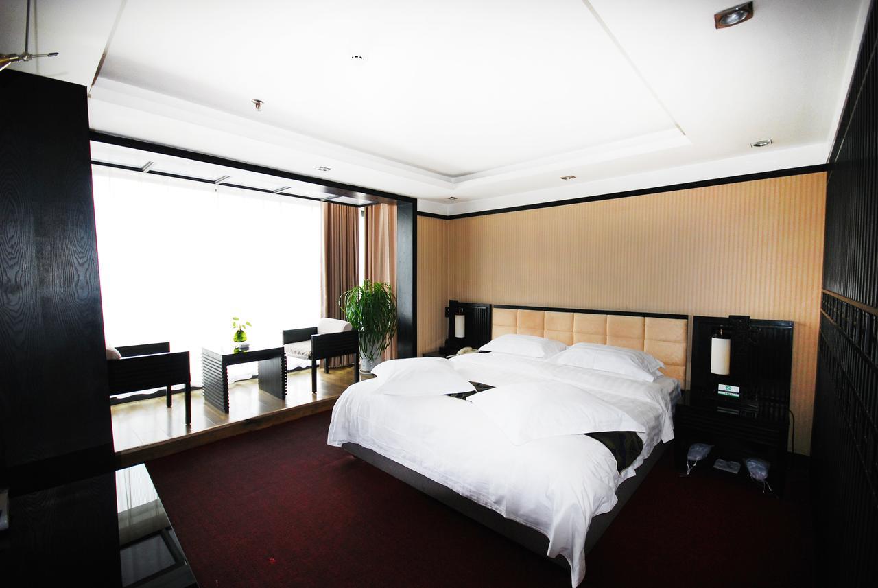 Hotel Xinjiang Yema International Clubhouse Urumqi Esterno foto
